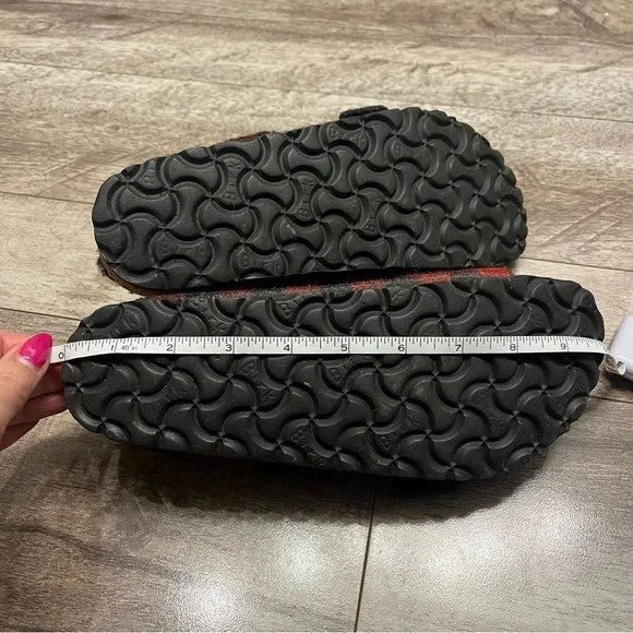 BIRKENSTOCK Sz 37 Arizona Rivet Shearling Sandals RED PLAID Wool (W6 M4) - Picture 12 of 16